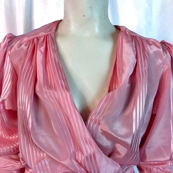 VINTAGE SILKY  TOUCH WRAP HEART TOP BARBIE PINK POLYESTER TOP PLUNGING NECK TOP - Picture 8 of 10